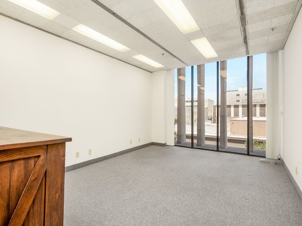 Office Space Available in Excellent Condition & Move-In Ready : 1221 Van Ness Ave, Fresno, CA 93721